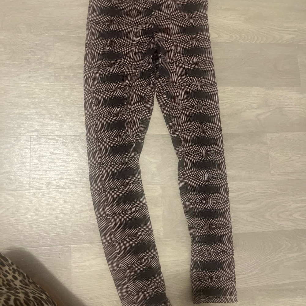 Elegant Patterned Women's Leggings
